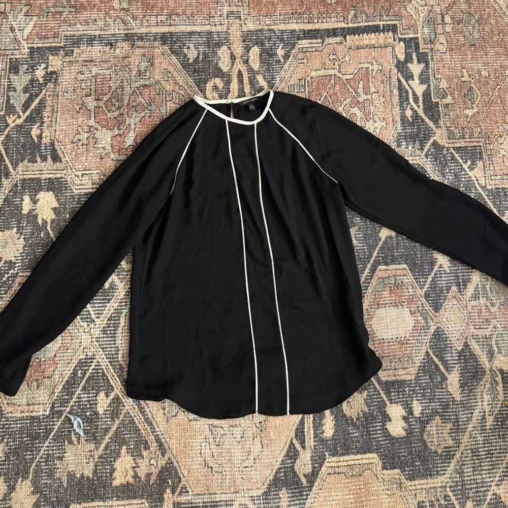 Black white banana republic size small blouse